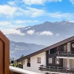 Lion 107 Sur La Place Du Village A