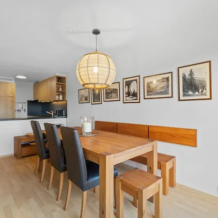 Lion 107 Sur La Place Du Village A Анзер