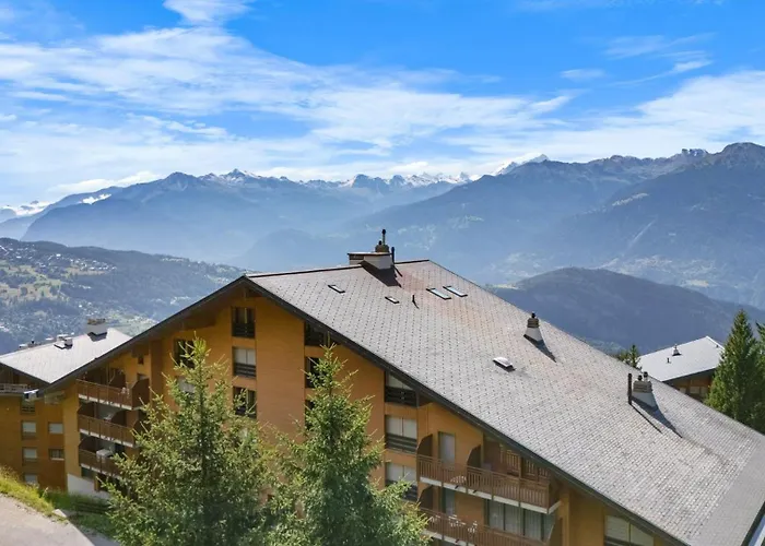 Lion 107 Sur La Place Du Village A